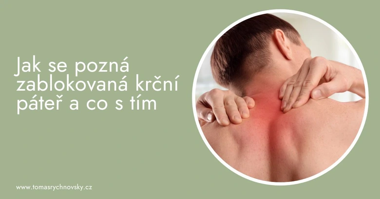 Muž drží bolavý krk s červeným zářivým efektem.